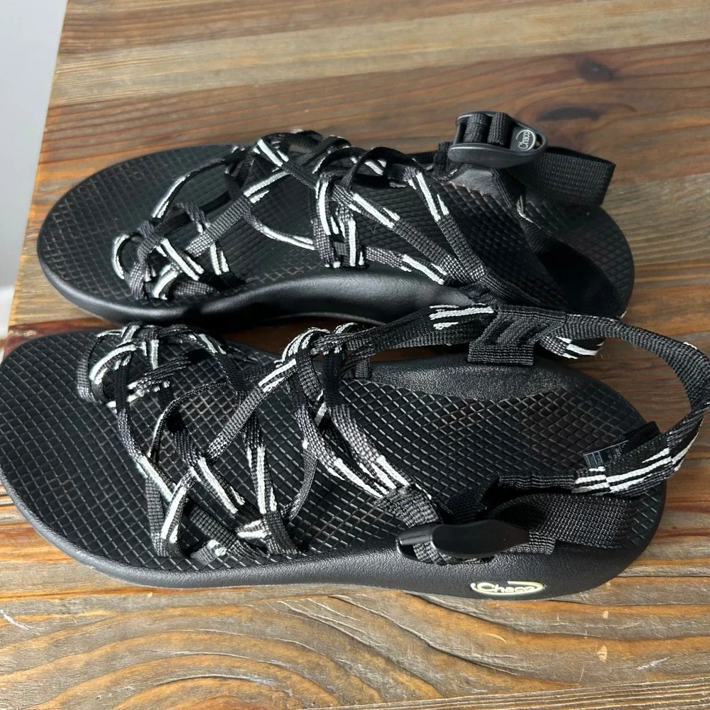 Chacos ZX3 Women Sz 10‎ Black White Strappy Sporty Performance Footwear Sandals